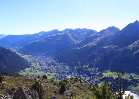 Steigenberger_belvederedavos_exterior_mountain_view