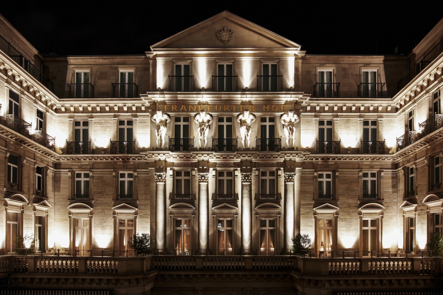 Die historische Fassade eines Steigenberger Icon-Hotels.