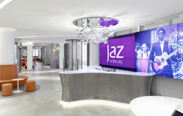 Blick in eine Jaz in the City Hotel-Lobby